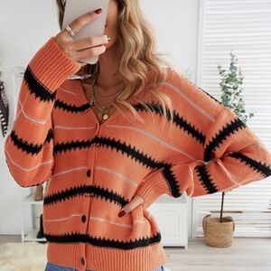 [Trendy] V-Neck Long-Sleeve Sweater Button Front Striped Size Medium